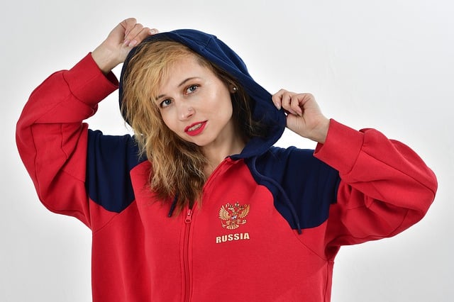 透露的不仅 透露的不仅