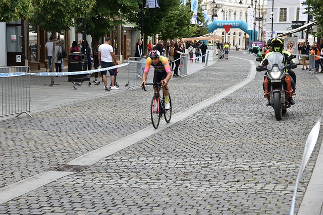 跌倒情况是 跌倒情况是